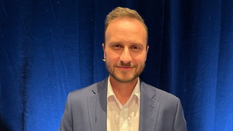 Der parteilose Michael Gaska kandidiert für die Oberbürgermeisterwahl in Rastatt (Foto: SWR, Sven Huck) Der parteilose Michael Gaska kandidiert für die Oberbürgermeisterwahl in Rastatt