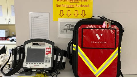 Technik, die Leben rettet: ein Defibrillator auf der Intensivstation.