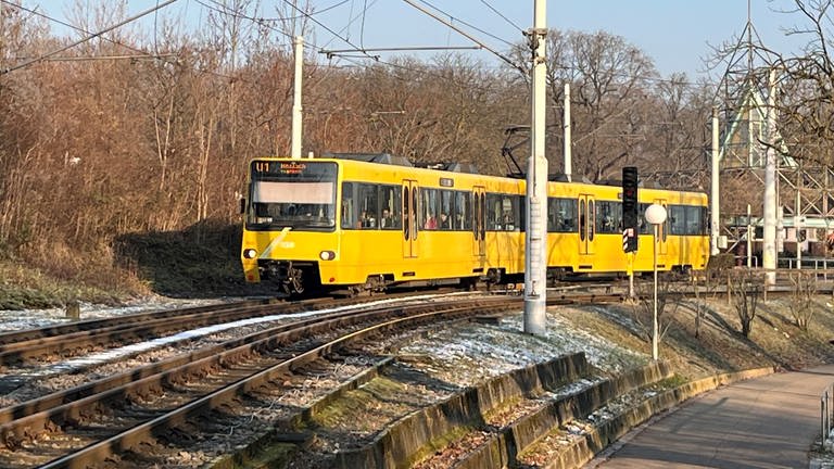 Stadtbahn bei den Mineralbädern in Stuttgart