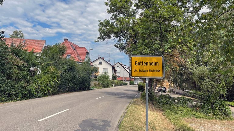 Ortschild von Gottenheim