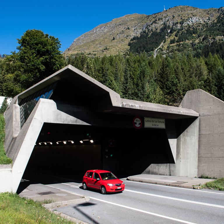 Der Gotthard-Straßentunnel war fünf Tage lang gesperrt. Seit Freitagabend ist er wieder geöffnet.