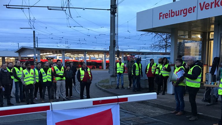 ÖPNV-Mitarbeitende nehmen in Freiburg an Warnstreiks teil