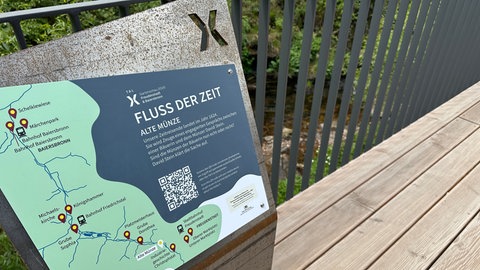 Ein Informationsschild auf der Gartenschau Freudenstadt-Baiersbronn: Moderne Technik lässt Indutriegeschichte lebendig werden. (Foto: SWR, Markus Beschorner, Peter Binder) Ein Informationsschild auf der Gartenschau Freudenstadt-Baiersbronn: Moderne Technik lässt Indutriegeschichte lebendig werden.