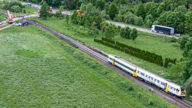 Nach dem Zugunfall bei Blaustein ist die Bahnstrecke am Samstag wieder frei (Foto: IMAGO, IMAGO / vmd-images)