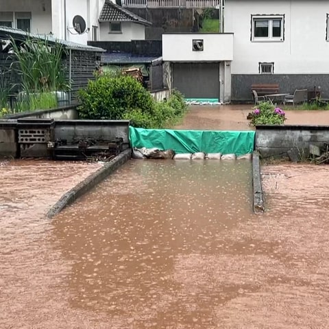 Überschwemmung in Obernheim-Kirchenarnbach (Kreis Südwestpfalz)