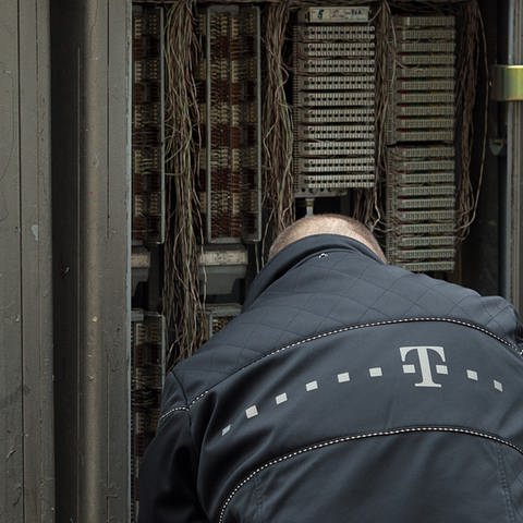 Insgesamt sollen etwa 500 Telekom-Beschäftigte in der Pfalz und Saarbrücken ihre Arbeit niederliegen. (Foto: dpa Bildfunk, Federico Gambarini)