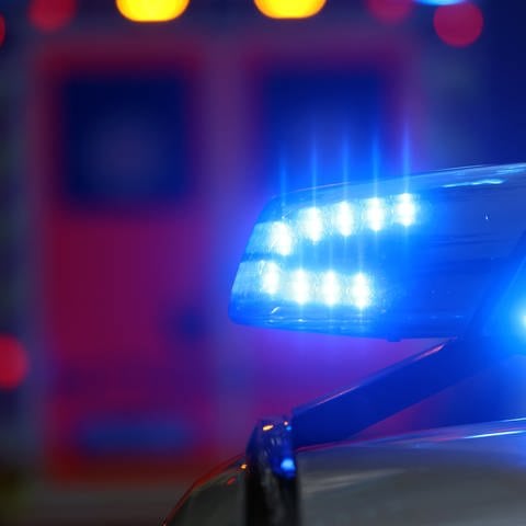 Ein 19 Jahre alter Autofahrer hat auf der B48 zwischen Rockenhausen und Imsweiler einen tödlichen Unfall verursacht.
