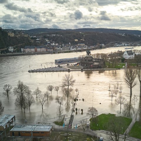 Hochwasser am Deutschen Eck in Koblenz (Foto: picture-alliance / Reportdienste, picture alliance/dpa | Thomas Frey)