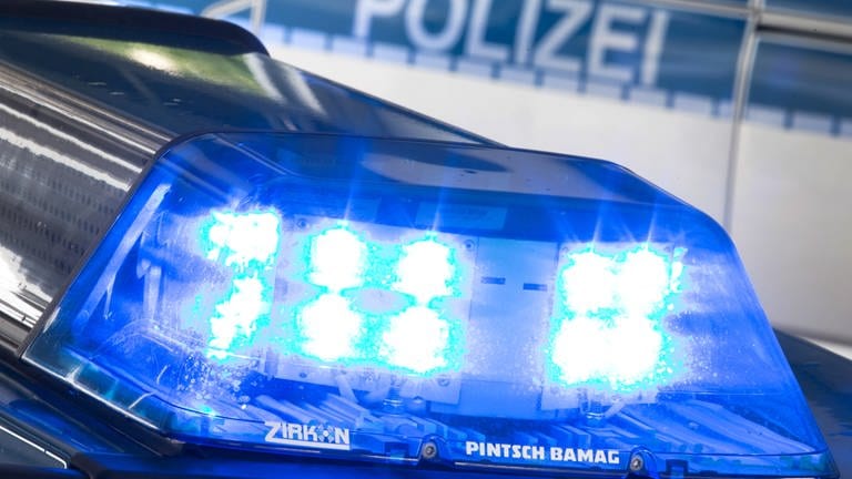 Eine Nahaufnahme eines Polizei-Blaulichts  (Foto: dpa Bildfunk, Picture Alliance)
