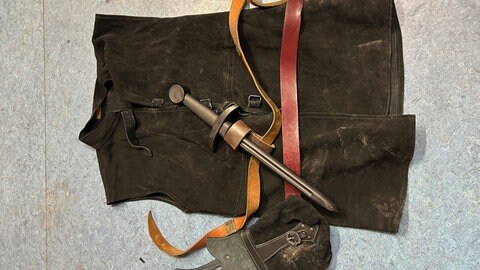 Die Polizei hat auf dem Mainzer Weihnachtsmarkt einen Mann mit einem Plastikdolch festgenommen. (Foto: Pressestelle, Polizei Mainz)