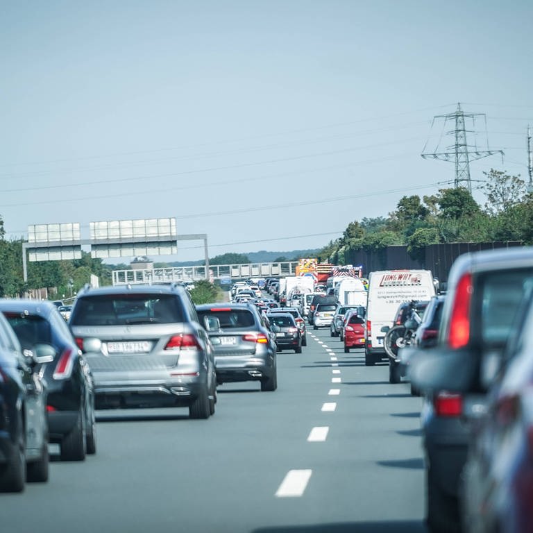 Nach einem Unfall auf der A63 bei Biebelnheim haben 19 Autofahrer auf der Autobahn gewendet. Das hat die Viedeoauswertung der Polizei ergeben.