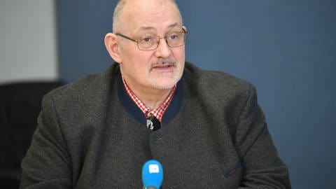 Der AfD-Landtagsabgeordnete Christoph Schaufert ist nach Auffassung des Bistums Trier als Verwaltungsratsmitglied der katholischen Pfarrei St. Marien in Neunkirchen im Saarland "nicht mehr tragbar".