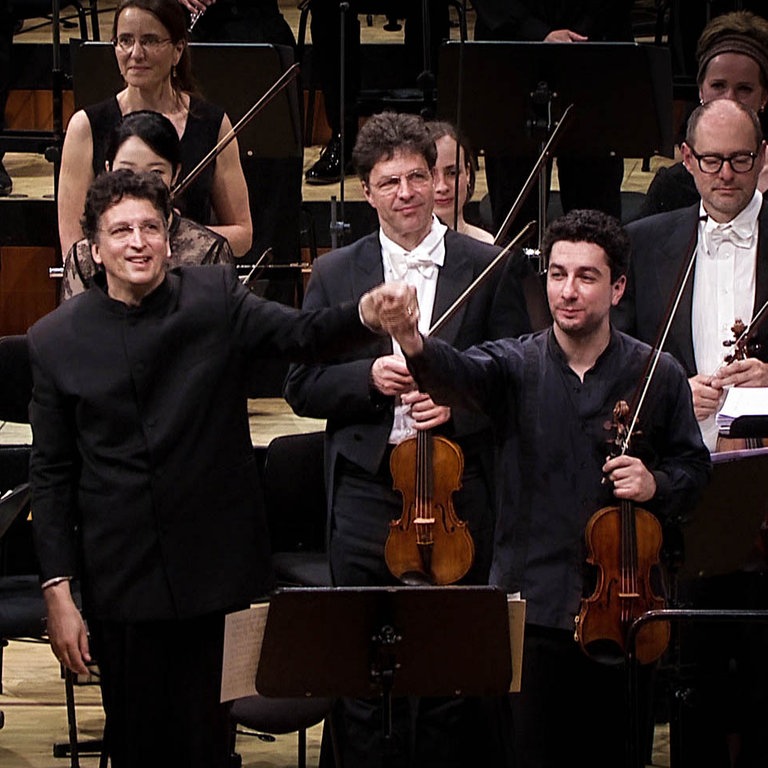 Sergey Khachatryan, Michael Sanderling und das SWR Symphonieorchester (Foto: SWR)