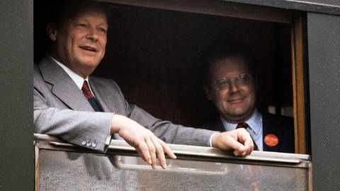 Willy Brandt und Günter Guillaume auf Wahlkampfreise in Bamberg. (Foto: ard-foto s2-intern/extern, Bild: rbb/Friedrich-Ebert-Stiftung/J.H. Darchinger)
