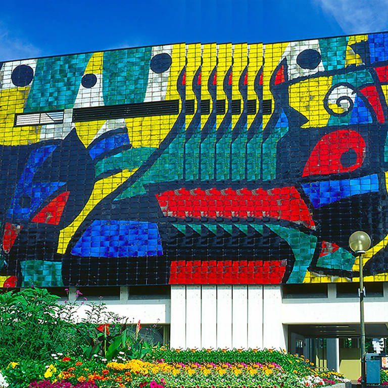 Wilhelm-Hack-Museum, Außenansicht, Miró-Wand