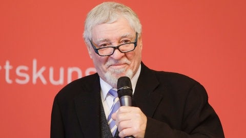 Verabschiedet sich nach 20 jahren: Ewald Karl Schrade, Gründervater und langjähriger Kurator der art KARLSRUHE (Foto: Pressestelle, Messe Karlsruhe, Foto: Kurt Rösner) Verabschiedet sich nach 20 jahren: Ewald Karl Schrade, Gründervater und langjähriger Kurator der art KARLSRUHE