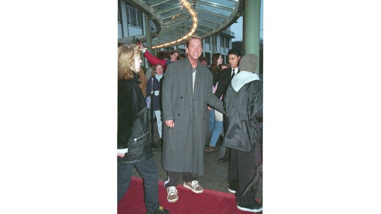 Wolfgang Joop trägt 1997 eine Jogginghose