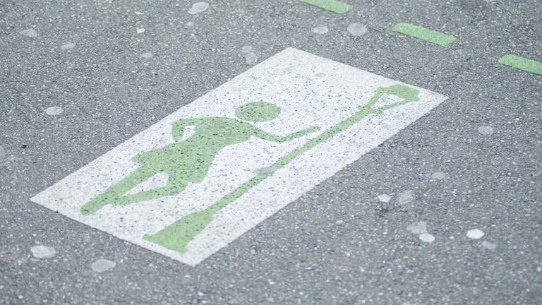 Straßenschild zum Anzeigen von Straßenprostitution in Basel (Foto: IMAGO, IMAGO / Dreamstime)