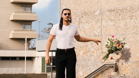 Apache207 Cover des Albums "Gartenstadt" (Foto: picture-alliance / Reportdienste, picture alliance/dpa/Sony Music) Apache207 Cover des Albums "Gartenstadt"