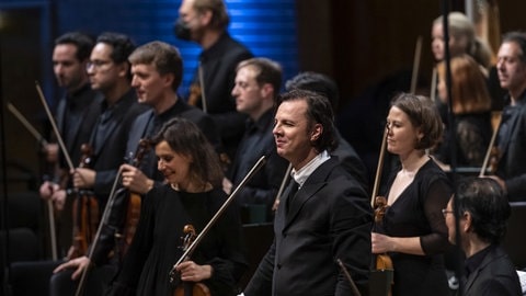 Teodor Currentzis, SWR Symphonieorchester (Foto: SWR, Patricia Neligan) Teodor Currentzis, SWR Symphonieorchester