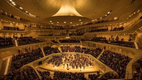 Das SWR Symphonieorchester und das SWR Vokalensemble mit Henzes "Floß der Medusa" zu Gast in der Elbphilharmonie (Foto: SWR, SWR/Klaus Mellenthin) Das SWR Symphonieorchester und das SWR Vokalensemble mit Henzes "Floß der Medusa" zu Gast in der Elbphilharmonie