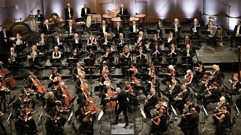 SWR Symponieorchester unter der Leitung von François-Xavier Roth (Foto: Andrea Kremper) SWR Symponieorchester unter der Leitung von François-Xavier Roth