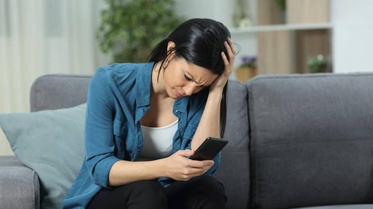 Wenn Ängste oder Depressionen hochkommen, versprechen Online-Therapien schnelle Hilfe