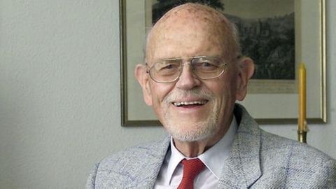 Peter Kehm (1920 - 2016) war 35 Jahre lang Hörfunkdirektor und stellvertretender Intendant beim Süddeutschen Rundfunk (SDR) (Aufnahme 2000) (Foto: picture-alliance / dpa, picture-alliance / dpa - Patrick_Seeger) Peter Kehm (1920 - 2016) war 35 Jahre lang Hörfunkdirektor und stellvertretender Intendant beim Süddeutschen Rundfunk (SDR) (Aufnahme 2000)