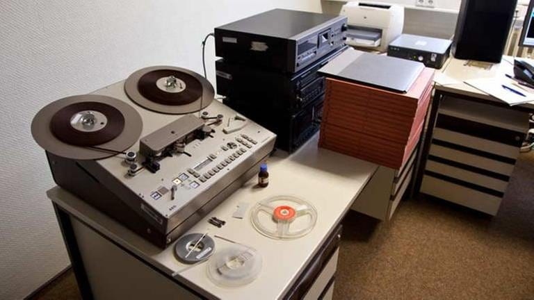 Bandmaschine in der Bundesbehörde für die Unterlagen der ehemaligen Deutschen Demokratischen Republik BStU