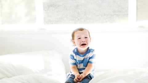Kinder "zur Abhärtung" einfach schreien zu lassen, hinterlässt Spuren im Gehirn. (Foto: dpa Bildfunk, picture alliance / Bildagentur-online/Tetra-Images) Kinder "zur Abhärtung" einfach schreien zu lassen, hinterlässt Spuren im Gehirn.