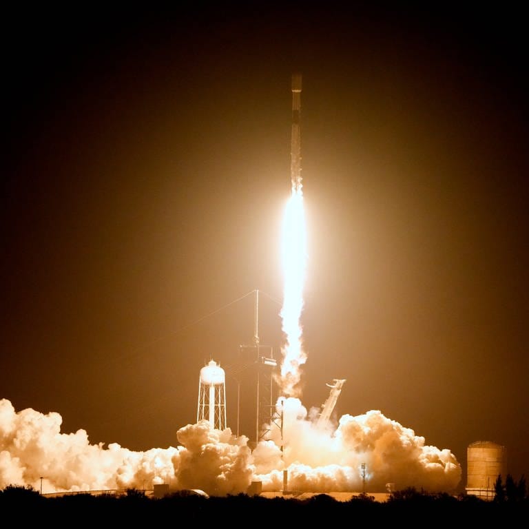 A SpaceX Falcon 9 (Foto: picture-alliance / Reportdienste, picture alliance / ASSOCIATED PRESS | John Raoux)