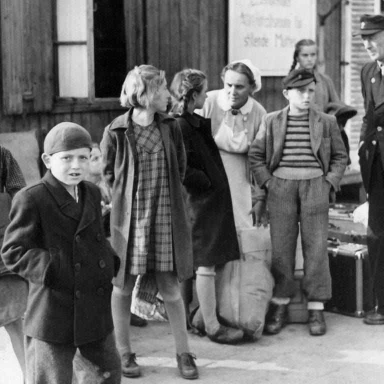 Flüchtlingskinder in der Nachkriegszeit. (Foto: picture-alliance / dpa, picture-alliance / dpa -)