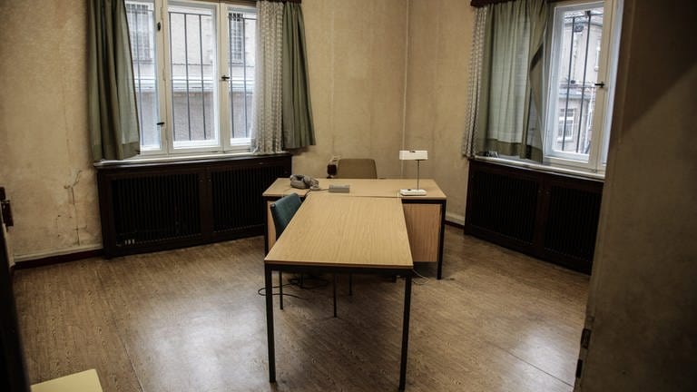 Verhörraum im Stasi-Gefängnis Hohenschönhausen (Foto: picture-alliance / Reportdienste, picture alliance / rolf kremming | Rolf Kremming)