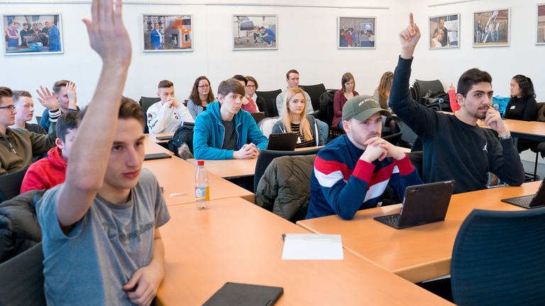Korrespondenten machen Schule (Foto: LMZ, Christian Reinhold) Korrespondenten machen Schule