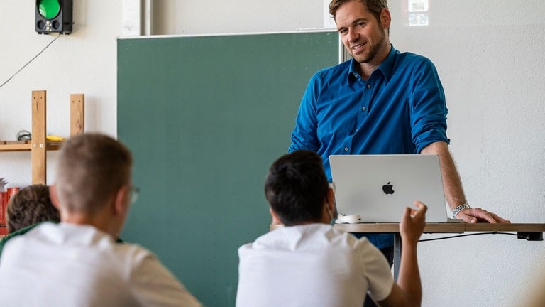 SWR Nachrichtenprofis in der Schule (Foto: SWR) SWR Nachrichtenprofis in der Schule