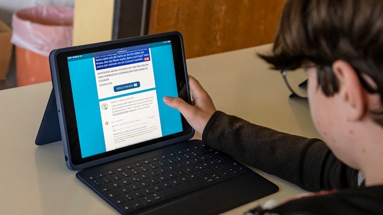 SWR Nachrichtenprofis in der Schule (Foto: SWR) SWR Nachrichtenprofis in der Schule