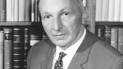 Friedrich Bischoff wird im Jahr 1946 Künstlerischer Leiter des SWFs.